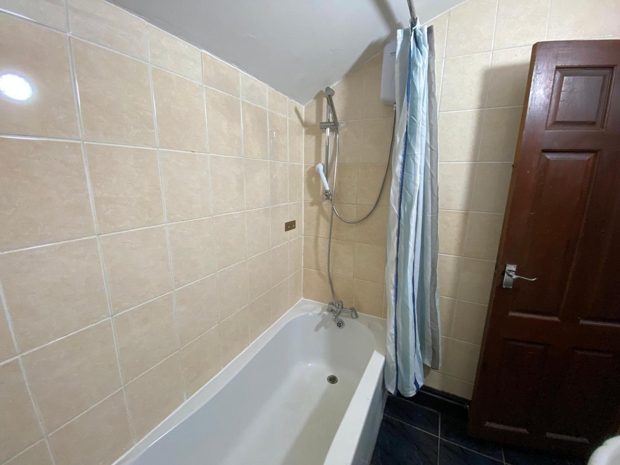 In Guest - Spacious In Centre * Coventry