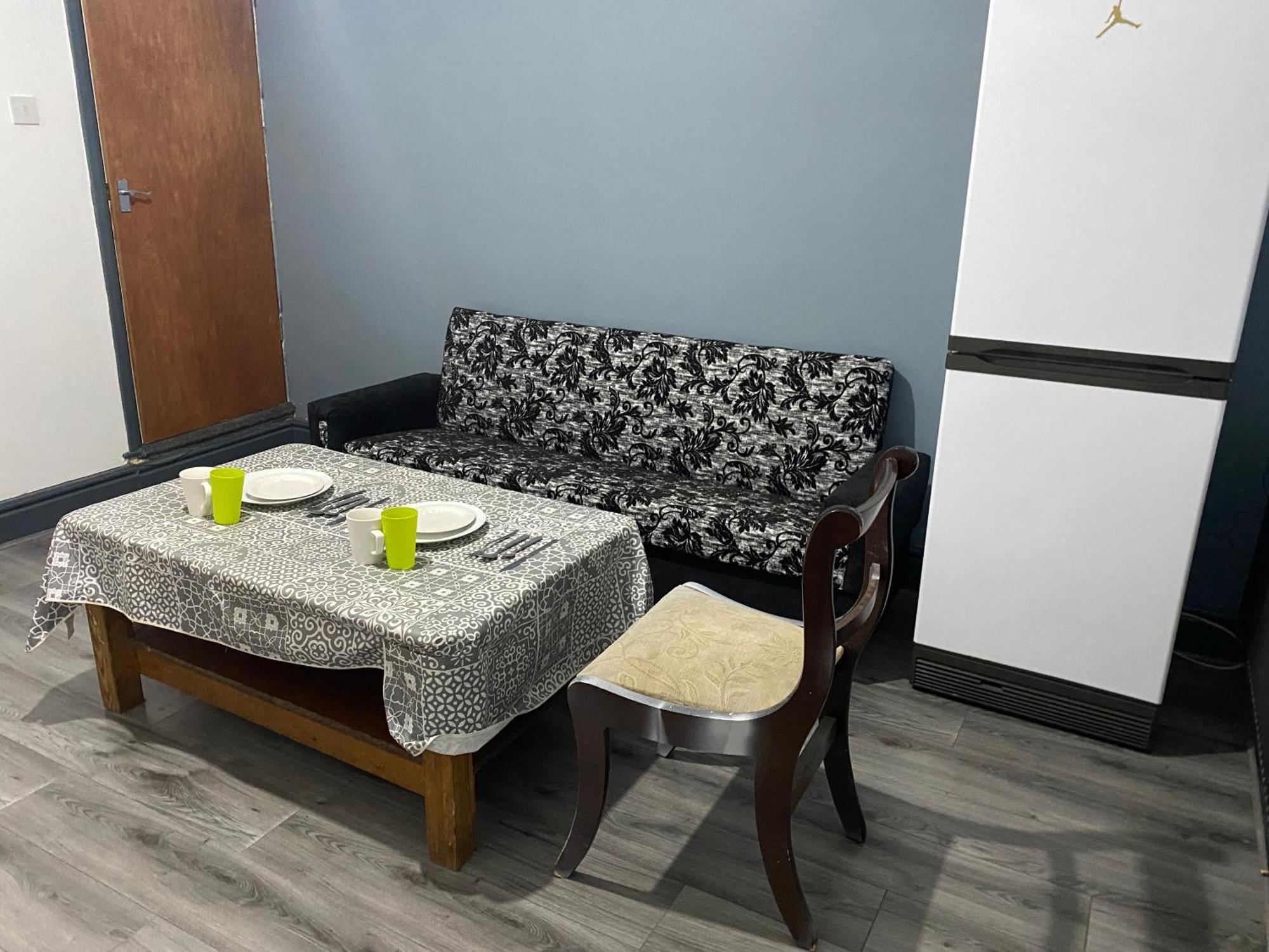 In Guest - Spacious In Centre Guest house